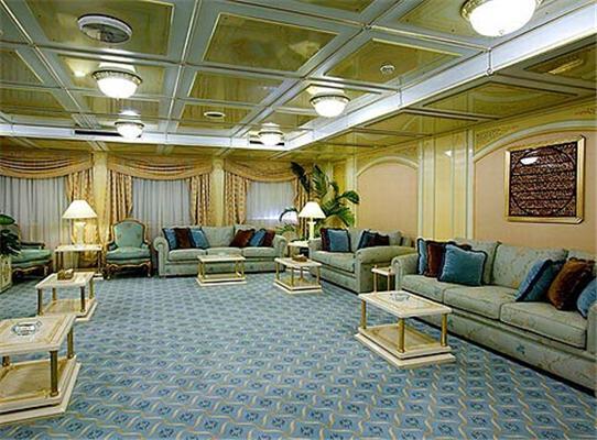 В Ираке продают яхту Хусейна