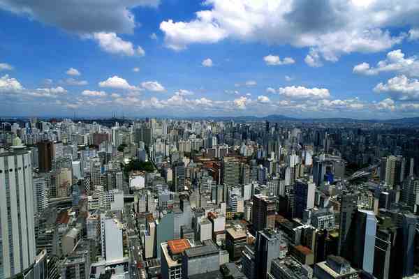 За финансовым кризисом грядут продовольственный и жилищный