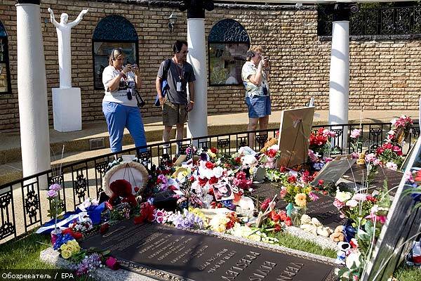 Элвис - мертв, но ужасно богат