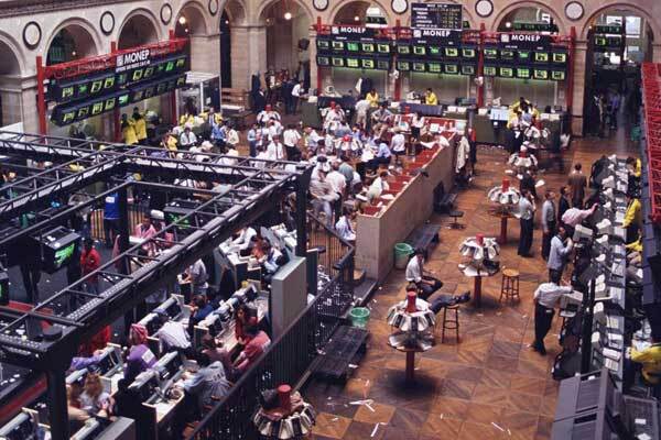 На фондовых биржах – сильное падение акций