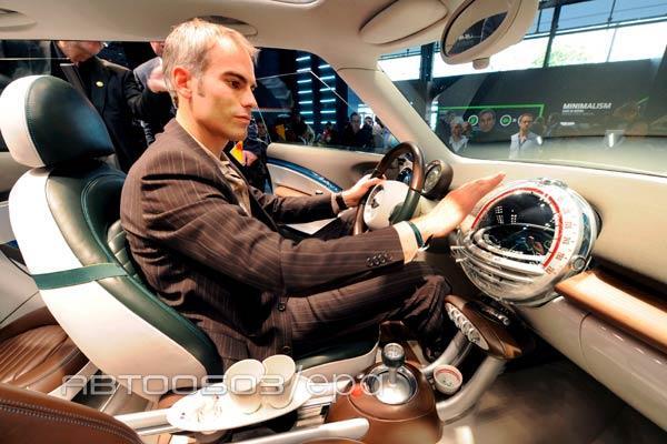 В Париже представили кроссовер Mini