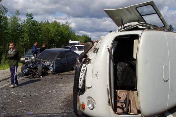 Жуткая авария! УАЗ протаранил на встречной ВАЗ!