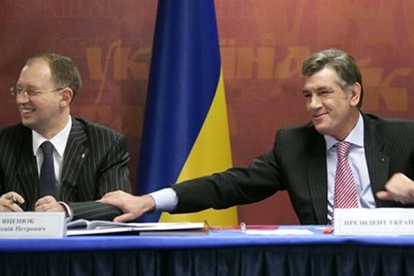 Яценюк попросит Ющенко не педалировать перевыборы