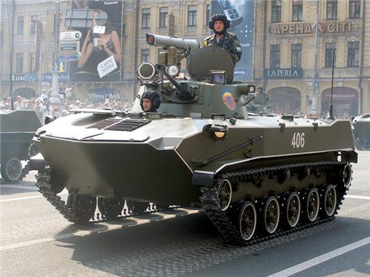 Ехануров рассказал, зачем Украине показывают парады