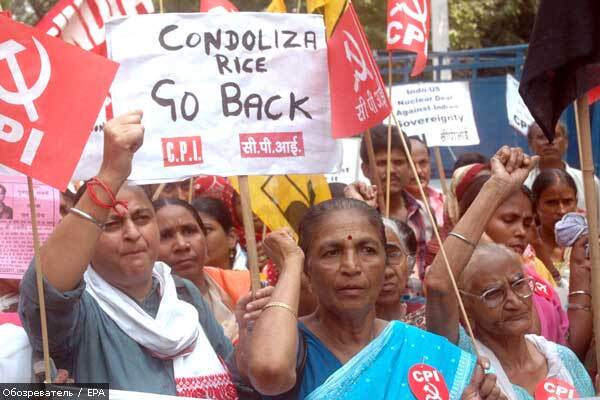 В индийских штатах ввели комендантский час