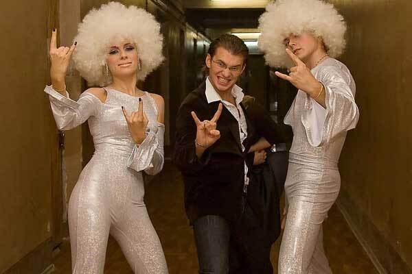 "Танцюю для тебе": Ющенко подарил Тимошенко самолет!