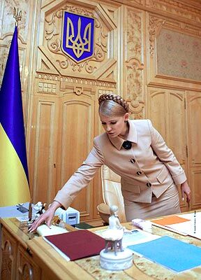 Ющенко публично отказал Тимошенко