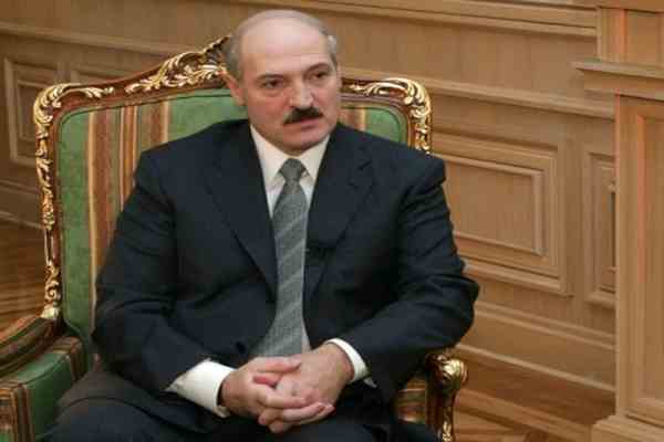 Лукашенко просит Европу снять "железный занавес"