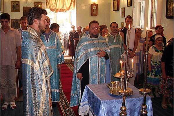 Христиан разделили переводчики