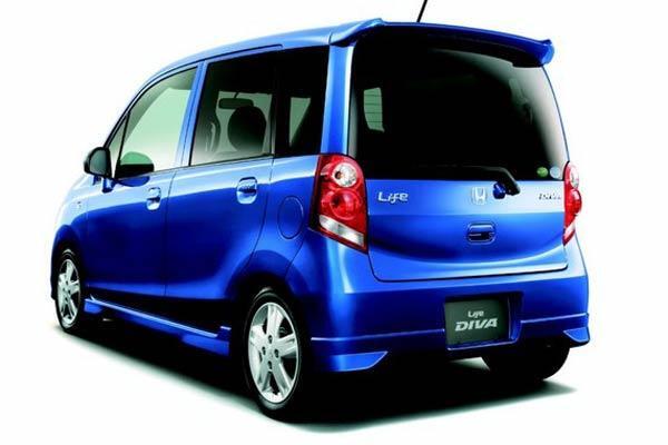 Honda начала продажи Life