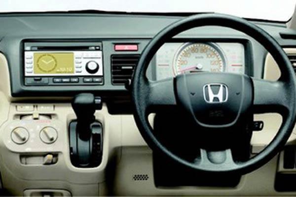 Honda начала продажи Life