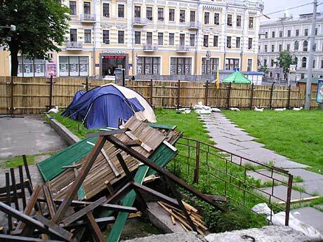 Драма скверика напротив Русской драмы