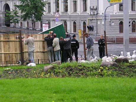 Драма скверика напротив Русской драмы