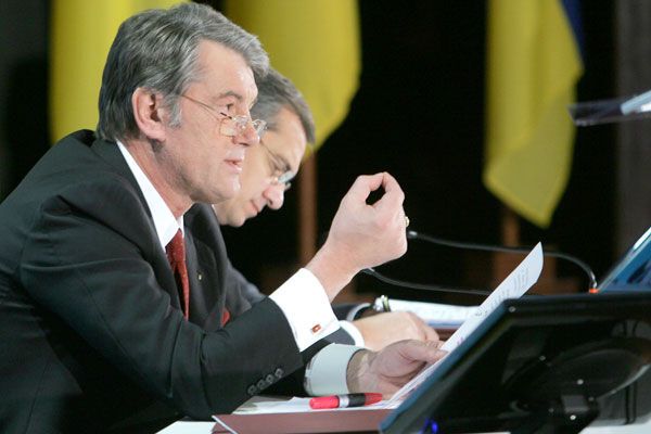 Ющенко требует от Рады коалицию и нового спикера
