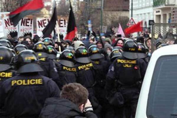 Неонацисты устроили беспорядки в Чехии