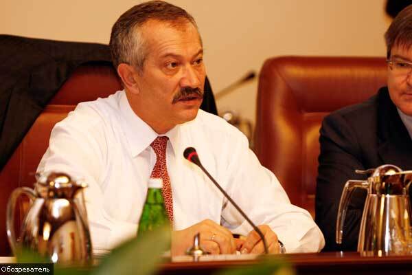 Пинзеник заинтересован в падении гривни