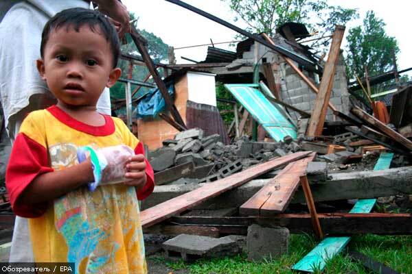 Землетрясение изгнало из домов 10 тысяч людей
