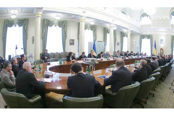 Ющенко і банкіри оцінять Кабмін
