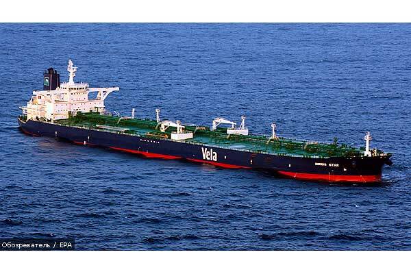 Пираты стягивают подкрепление к нефтяному супертанкеру