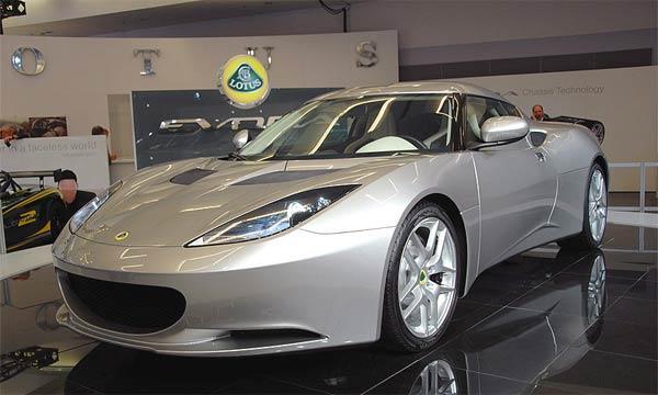 Lotus представил суперкар Evora