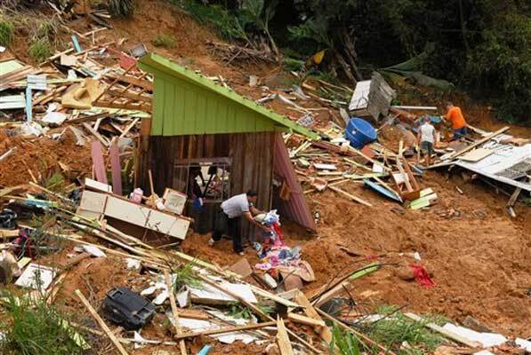 Жертвами циклону на півдні Бразилії стали 15 осіб