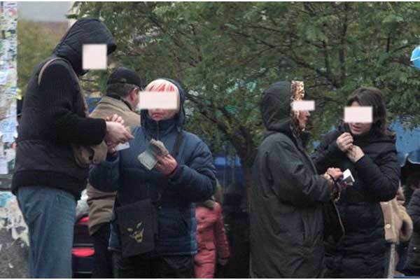 В погоне за долларом. "Менялы" активно "разводят" украинцев