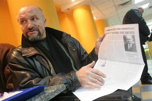 Ющенко отказывается помочь освободителям своего отца
