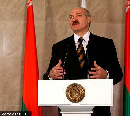 Лукашенко обвинил НАТО в провокации "гонки вооружений"