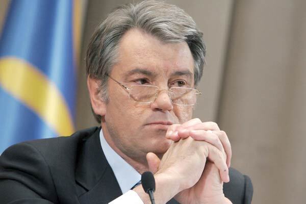 Ющенко дал Суркису орден