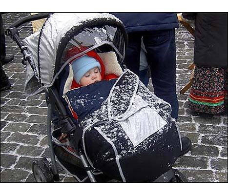 Детские коляски вредны для психики малышей