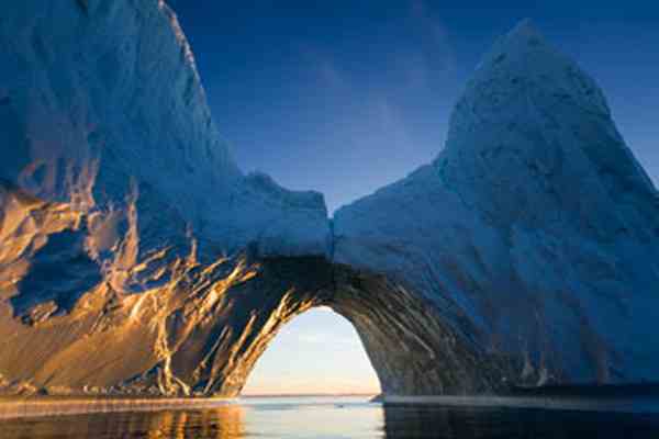 Гренландія вимагає автономії для контролю над Арктикою