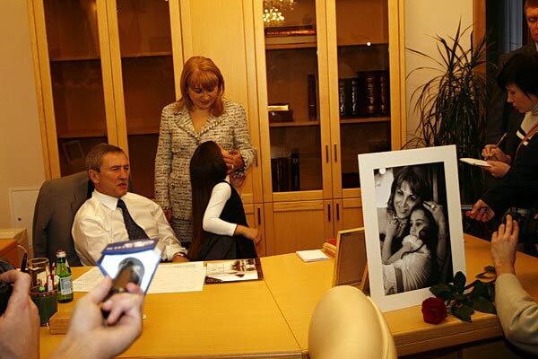 Черновецкий получил подарков на $5 миллионов 