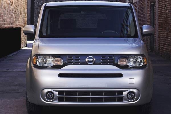Фотосессия непонятно-уникального Nissan Cube
