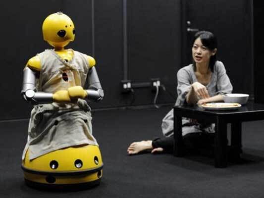 В японском театре играют люди и роботы