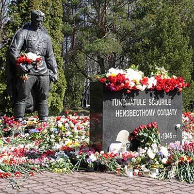 Суд отказался вернуть Воина-освободителя