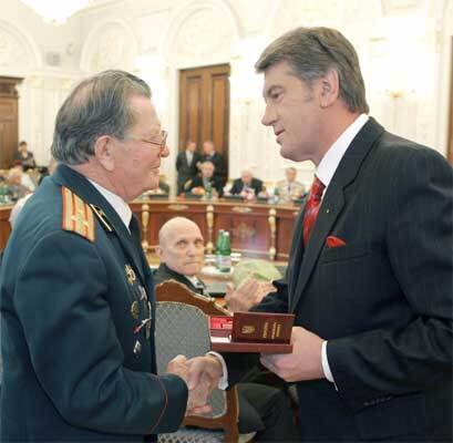 Ющенко поздравил освободителей Киева от фашистов