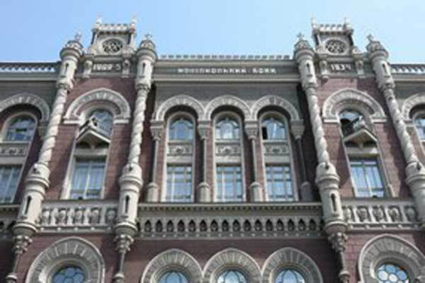 Банкиры считают, что кредит МВФ не спасет Украину