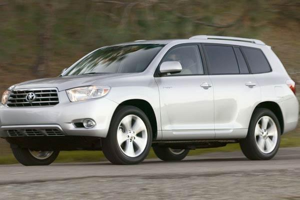 Toyota Highlander перешла на четыре цилиндра