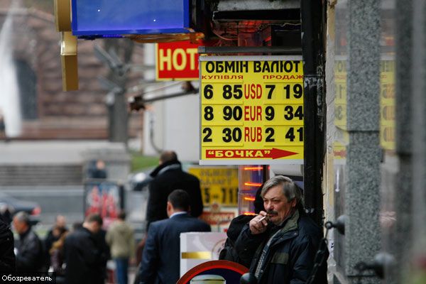 Доллар закрепился на отметке 5,8 гривен