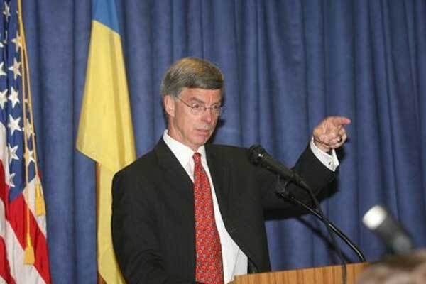 Американські експерти їдуть рятувати Україну від кризи