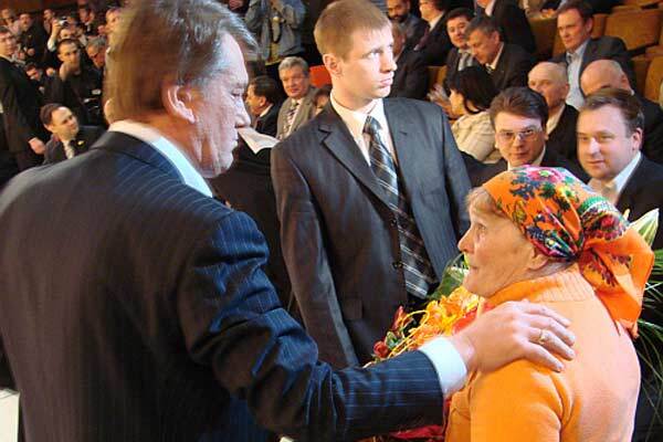 Охрана Ющенко сломала хребет бабе Параске 
