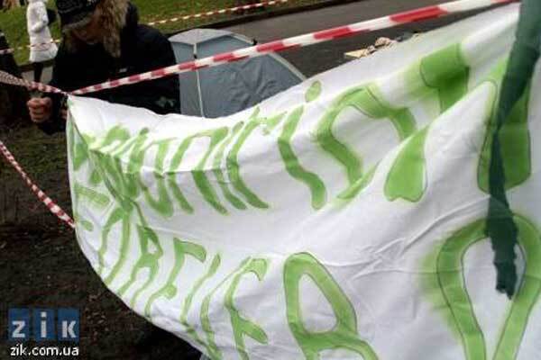 Депутати ігнорують голодних студентів