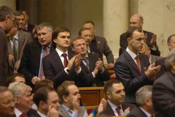 Коаліції виписали" свідоцтво про смерть"