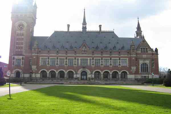 Гаазький суд не подужав позов Грузії проти Росії