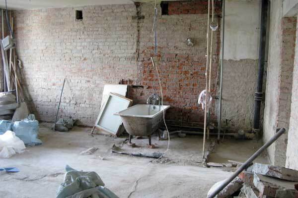 Тимошенко будує будинки без унітазів і розеток