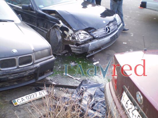 Пьяный водитель убил пешехода и разбил три авто