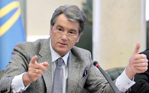 Ющенко молниеносно отреагирует на отключение теплоснабжения