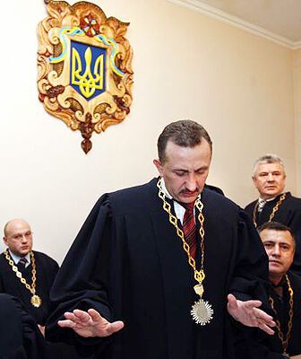 Судья-миллионер сбежал от правосудия