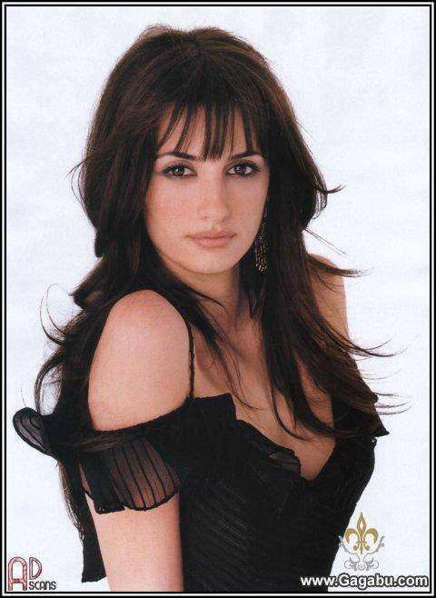 Пенелопа Крус сбросила с себя почти все