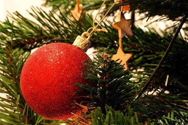 Небезпечні іграшки для Ющенка перевіряють металошукачем